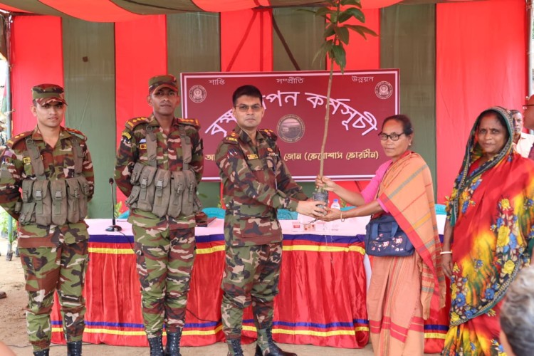 বাঘাইহাট জোনের উদ্যোগে পাহাড়ে তিন লাখ গাছের চারা রোপণের কর্মসূচির উদ্বোধন