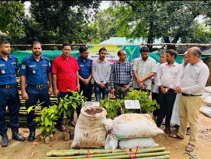 পরিবেশ রক্ষায় লংগদুতে ৩ হাজার ৫০০ গাছের চারা বিতরণ