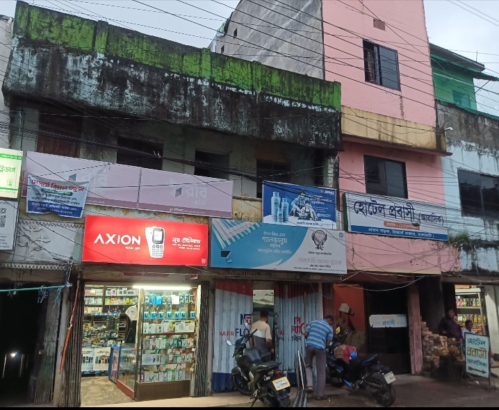 ২০১৩ সালে সিলগালা, তবু চলছে ব্যবসা! রাঙামাটির রিজার্ভ বাজারের ঝুঁকিপূর্ণ ভবন ঘিরে প্রশ্নের পর প্রশ্ন; জননিরাপত্তার চেয়ে কি প্রভাবশালীদের স্বার্থই বড়?