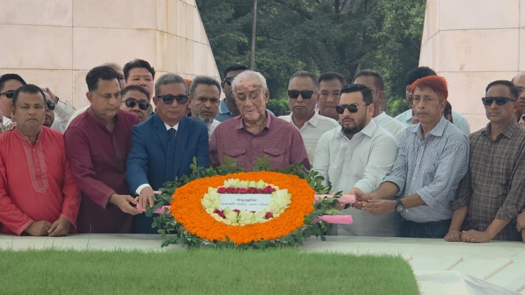 জিয়া-খালেদার সমাধিতে নবগঠিত রাঙ্গামাটি জেলা পরিষদের শ্রদ্ধা