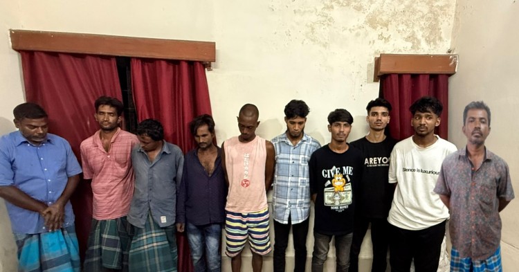 রাঙামাটি শহরে পুলিশের বিশেষ অভিযান, মাদক কারবারি-সেবীসহ আটক ১০